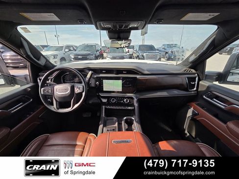 Used 2025 GMC Sierra 3500 Denali Ultimate AWD/4WD image 27