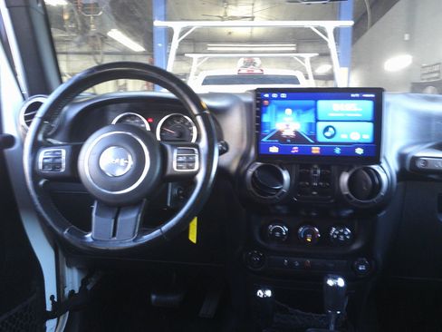 Used 2015 Jeep Wrangler Unlimited Sport w/ Quick Order Package 24S AWD/4WD image 16