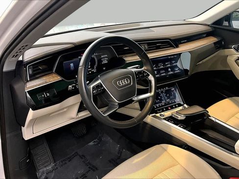 Used 2024 Audi Q8 e-tron Premium Plus w/ Premium Plus Package AWD/4WD image 16