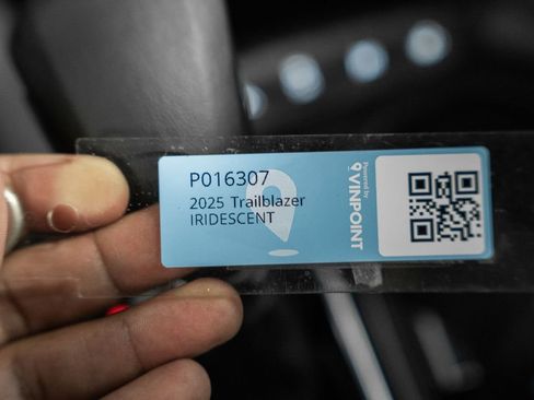 Used 2025 Chevrolet TrailBlazer ACTIV FWD image 46