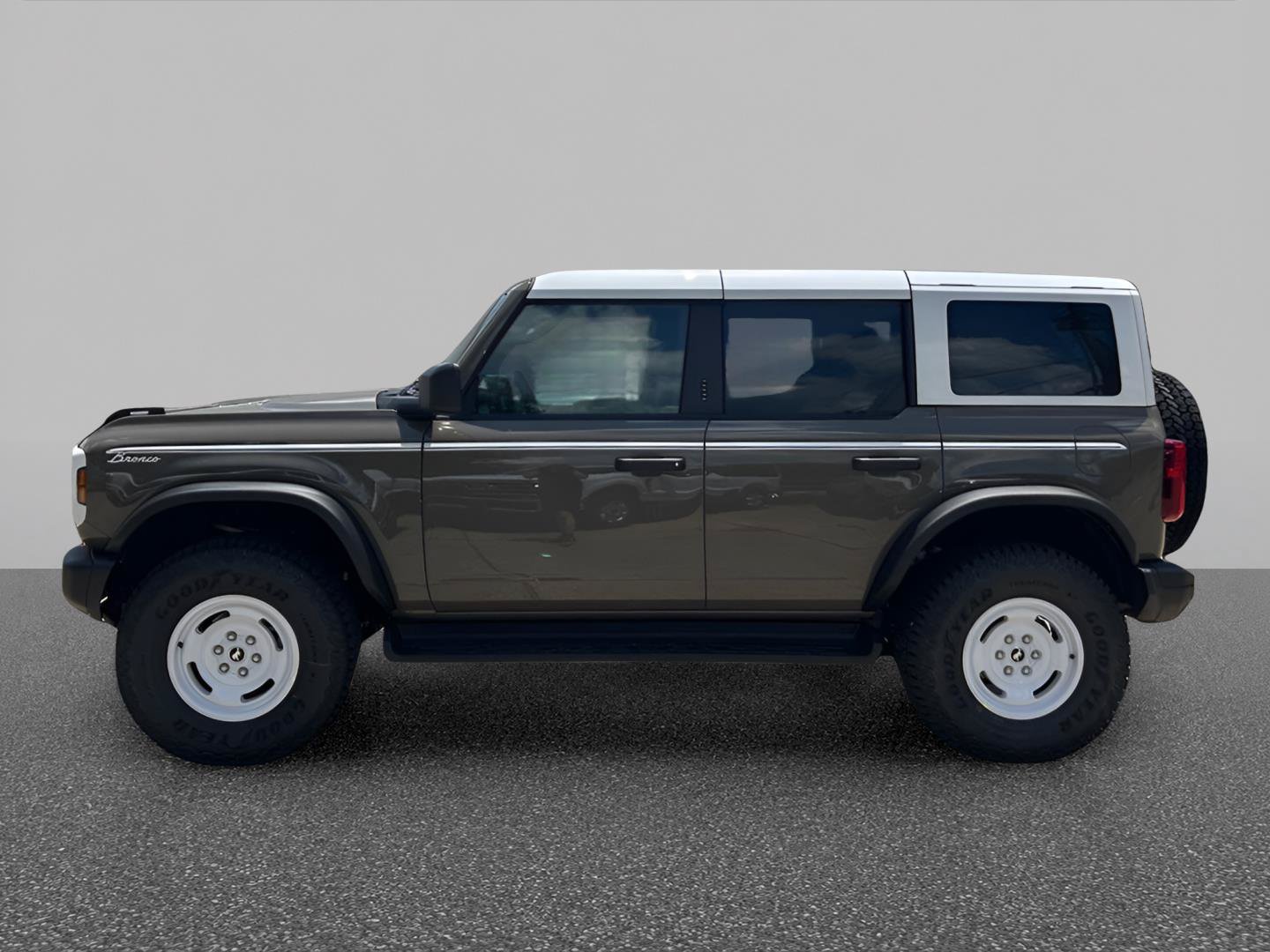 New 2026 Ford Bronco Heritage Edition AWD/4WD image 3