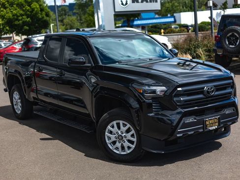 Used 2024 Toyota Tacoma SR5 AWD/4WD image 2