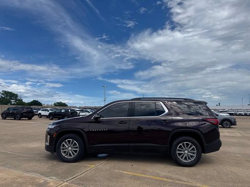 Used 2023 Chevrolet Traverse LT FWD image 12