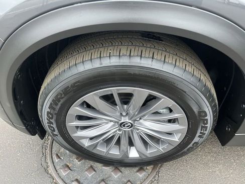 Certified 2025 MAZDA CX-90 3.3 Turbo w/ Preferred Package image 10