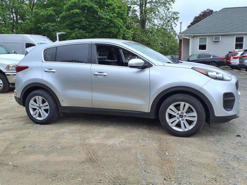 Used 2019 Kia Sportage LX image 4