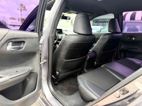 Used 2017 Honda Accord Sport image 17