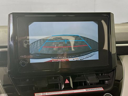 Used 2025 Toyota Corolla LE image 24