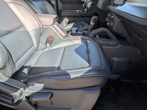 Used 2025 Ford Bronco Badlands AWD/4WD image 28