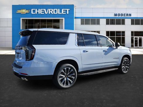 New 2026 Chevrolet Suburban High Country w/ Sun And Tow Package image 5