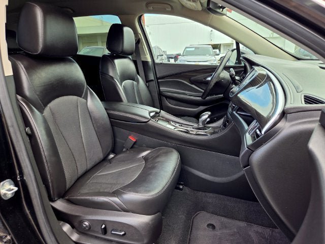 Used 2020 Buick Envision Essence FWD image 21