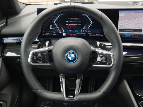 Used 2026 BMW 550e xDrive w/ Premium Package AWD/4WD image 19