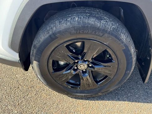 Used 2024 Toyota RAV4 XLE w/ Convenience Package image 9