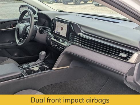 Used 2025 Toyota Camry LE FWD image 32