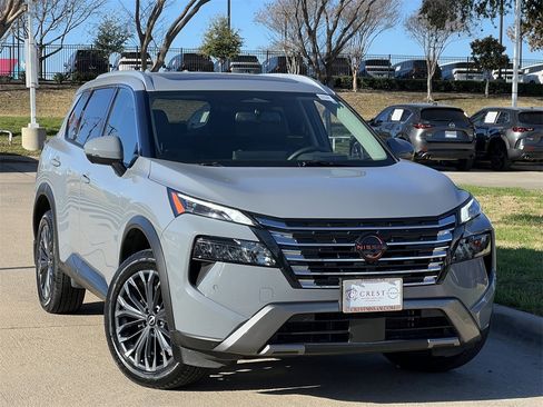 Certified 2025 Nissan Rogue SL w/ Tech Package image 2