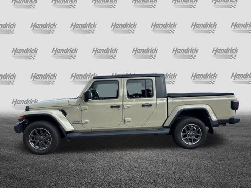 Used 2020 Jeep Gladiator Overland AWD/4WD image 7