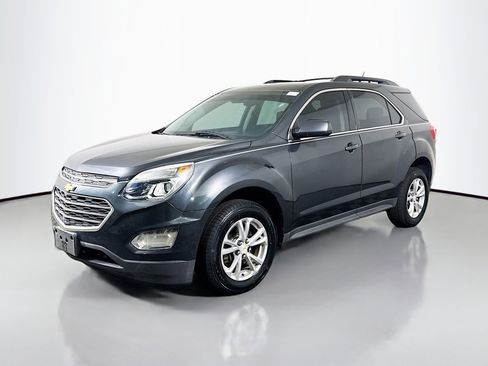 Used 2017 Chevrolet Equinox LT w/ Convenience Package image 4
