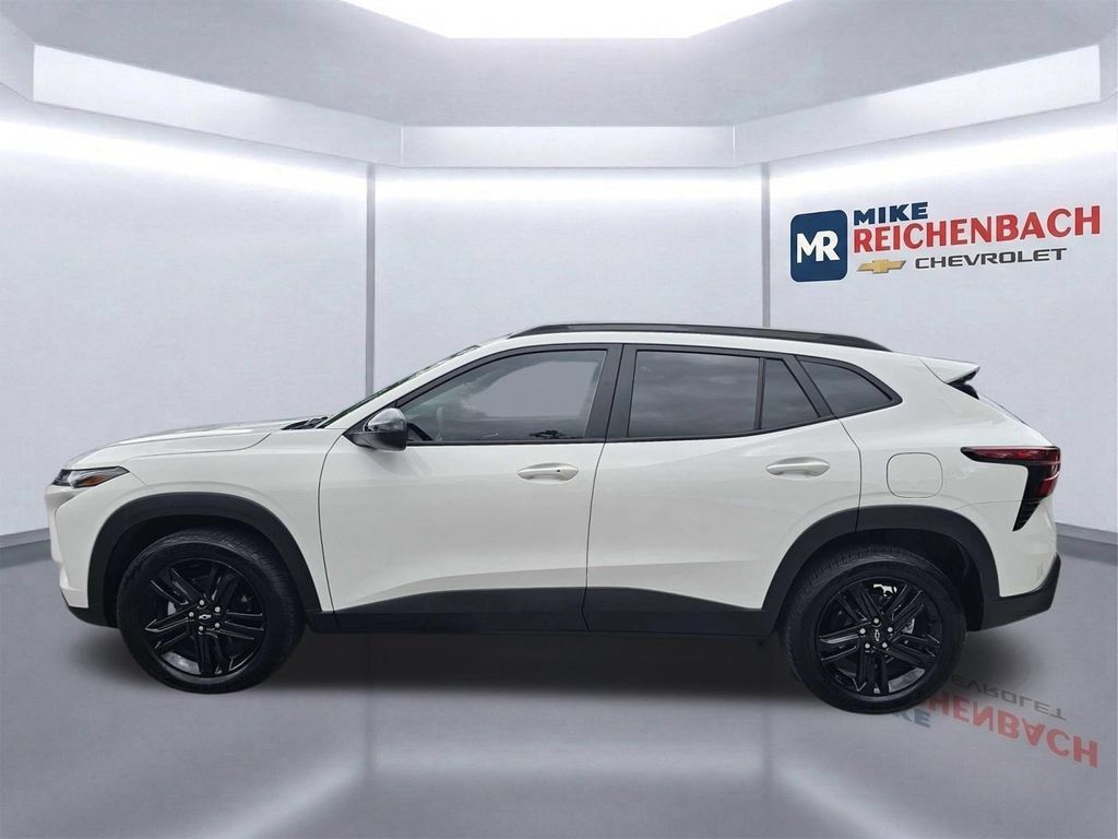 Used 2024 Chevrolet Trax ACTIV w/ Sunroof Package FWD image 7