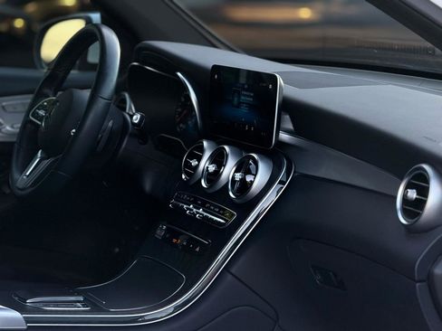 Used 2022 Mercedes-Benz GLC 300 image 13