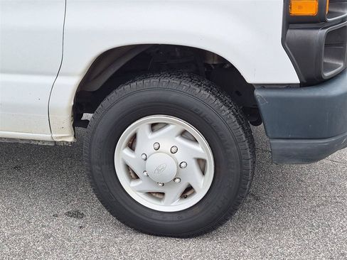 Used 2009 Ford E-350 and Econoline 350 Extended Super Duty RWD image 10
