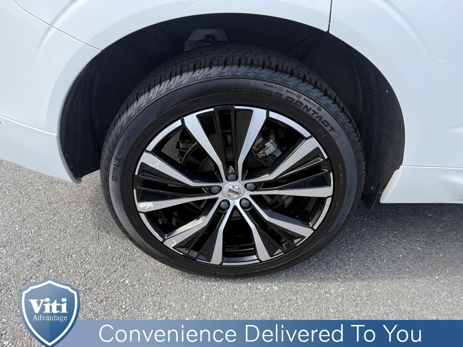 Certified 2024 Volvo XC60 B5 Plus w/ Protection Package Premier AWD/4WD image 14