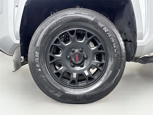 Certified 2024 Toyota Tacoma SR5 AWD/4WD image 42