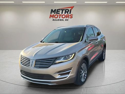 Used 2017 Lincoln MKC Reserve image 2