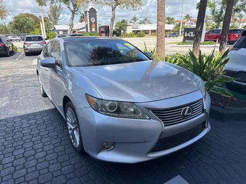 Used 2014 Lexus ES 350 FWD image 2