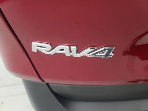 Used 2025 Toyota RAV4 XLE image 12