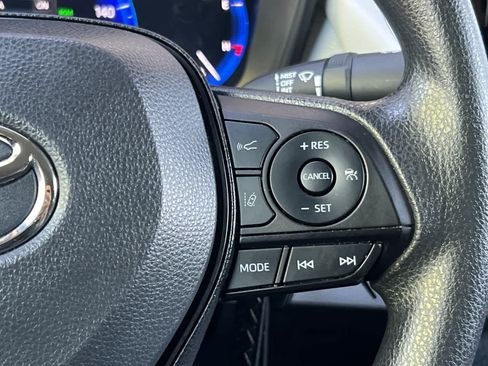 Certified 2022 Toyota Corolla LE FWD image 25