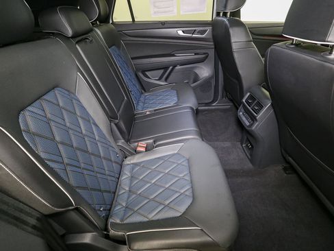 Used 2024 Volkswagen Atlas Cross Sport SEL Premium R-Line image 25