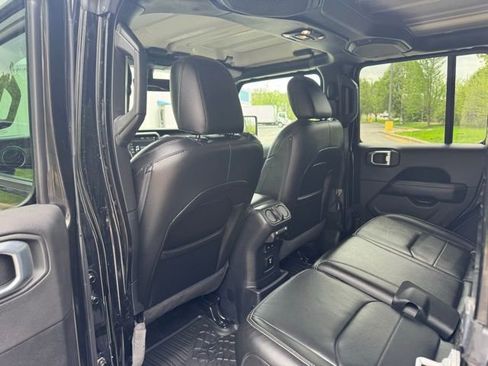 Used 2021 Jeep Wrangler Unlimited Sahara w/ Dual Top Group AWD/4WD image 21