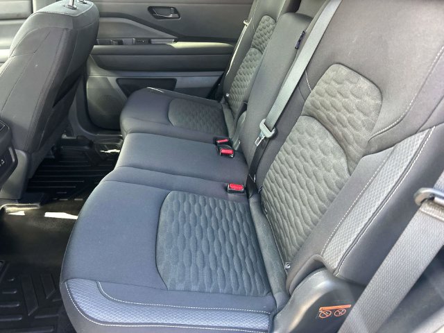 Certified 2024 Nissan Pathfinder S FWD image 20