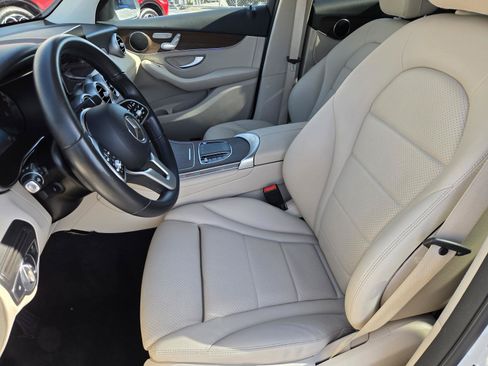 Used 2022 Mercedes-Benz GLC 300 w/ Premium Package Lite image 19