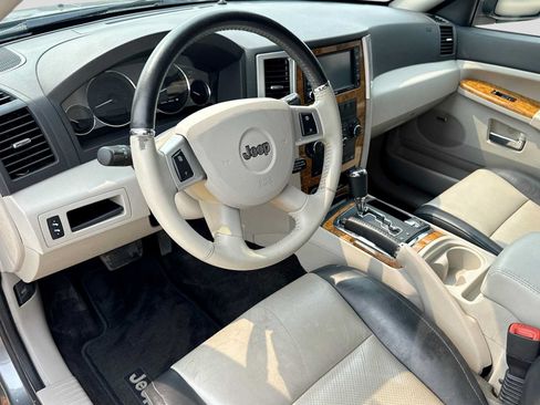 Used 2008 Jeep Grand Cherokee Limited w/ Trailer Tow Group IV AWD/4WD image 2