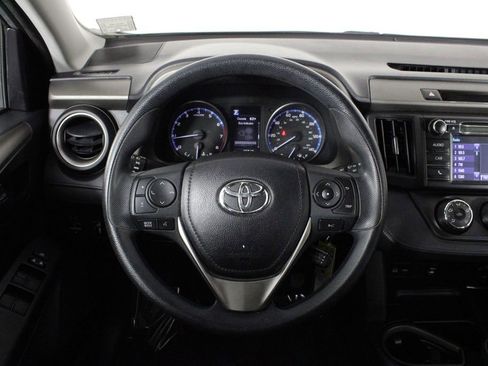 Used 2018 Toyota RAV4 LE image 18
