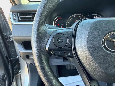Used 2025 Toyota RAV4 XLE image 29