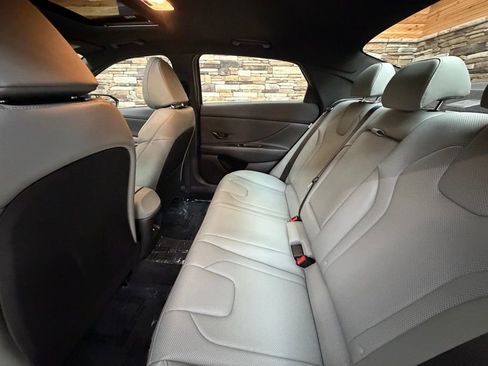 Certified 2025 Hyundai Elantra Limited image 27