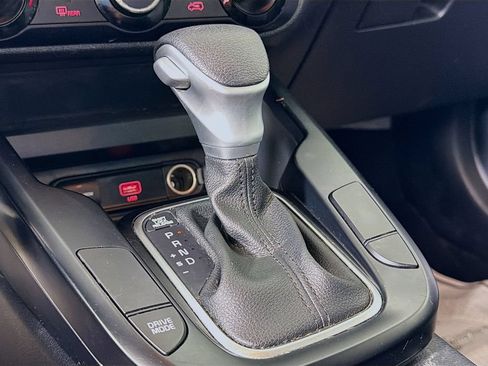 Used 2022 Kia Soul LX FWD image 18