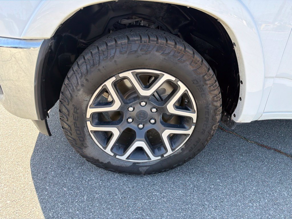 Used 2025 RAM 1500 Laramie AWD/4WD image 13