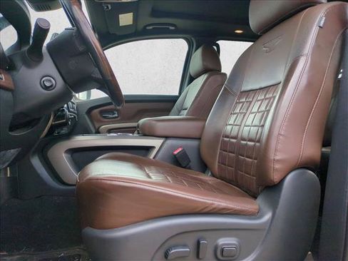 Used 2021 Nissan Titan Platinum Reserve w/ Moonroof Package image 11