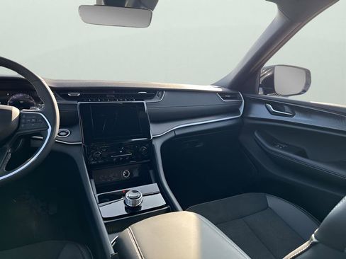 New 2025 Jeep Grand Cherokee L Altitude image 25