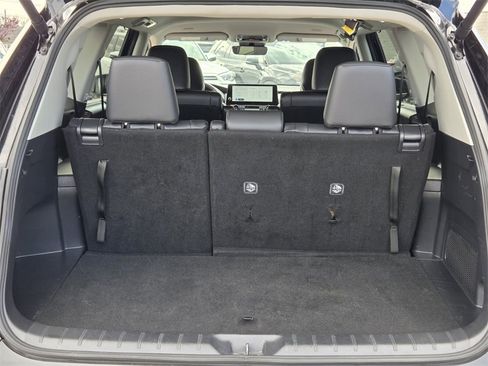 Used 2025 Toyota Grand Highlander Platinum image 9