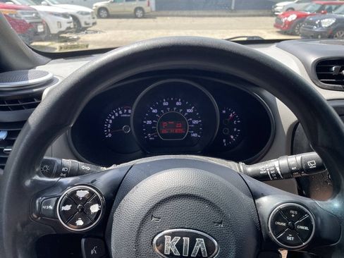 Used 2016 Kia Soul FWD image 30
