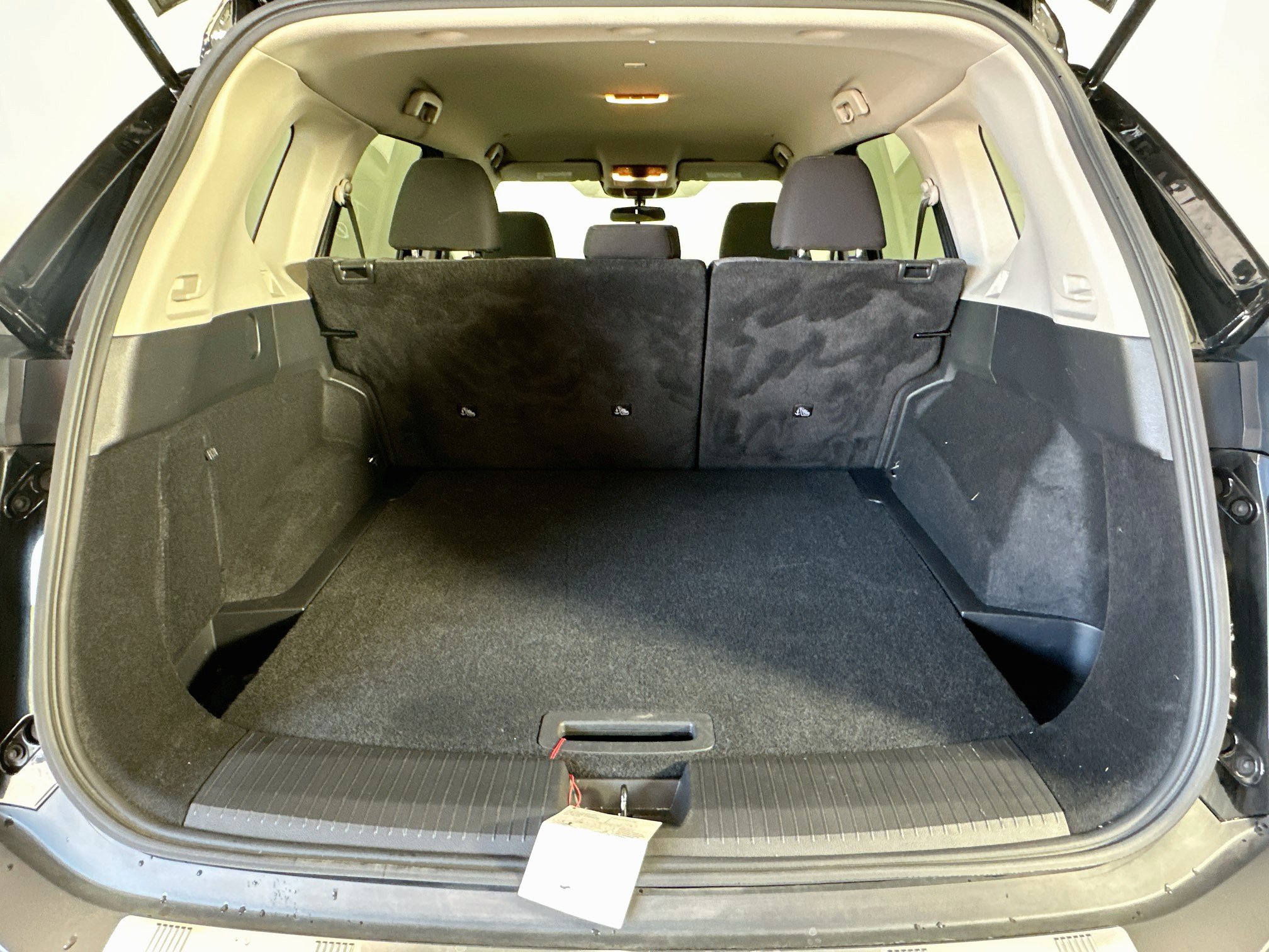 Used 2023 Nissan Rogue SV FWD image 28