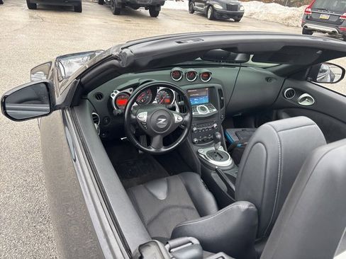 Used 2013 Nissan 370Z Touring w/ Sport Pkg image 11