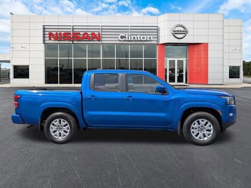 Certified 2024 Nissan Frontier SV w/ SV Convenience Package RWD image 2