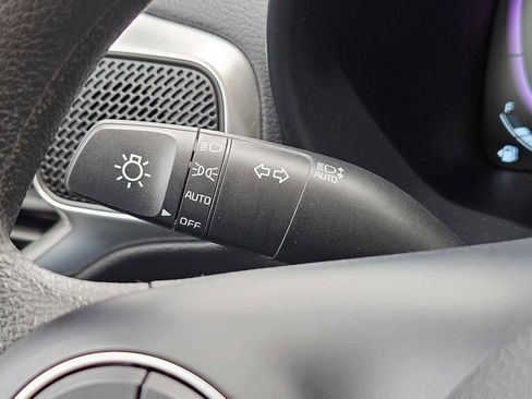 Certified 2025 Kia Soul LX w/ LX Technology Package FWD image 23