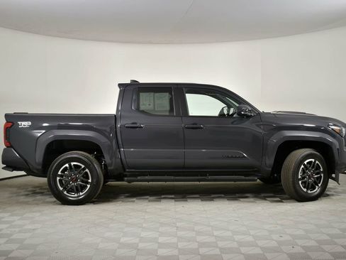 Used 2025 Toyota Tacoma TRD Sport image 3