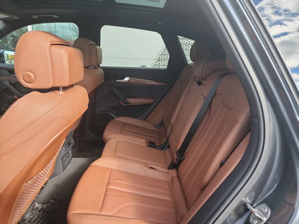 Used 2024 Audi Q5 e Premium Plus w/ Premium Plus Package AWD/4WD image 13