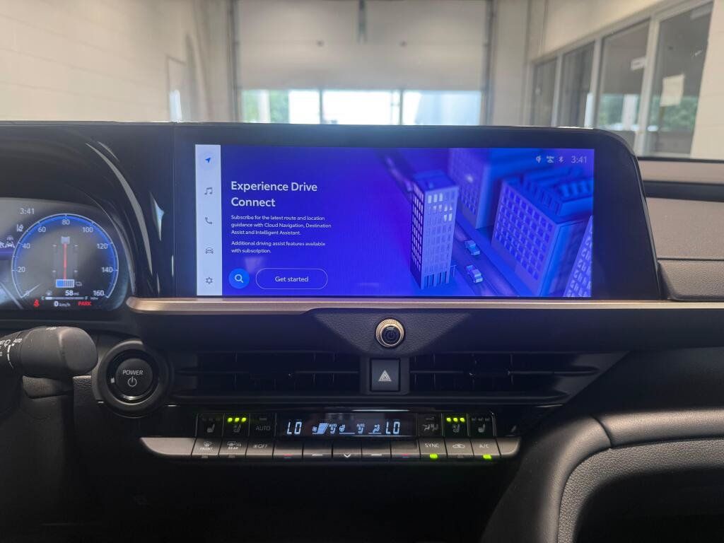 Certified 2024 Toyota Crown Platinum AWD/4WD image 30